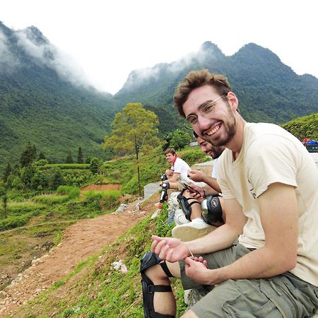 Lazy Cat Homestay - Motorbikes Rental & Tours Ha Giang Buitenkant foto