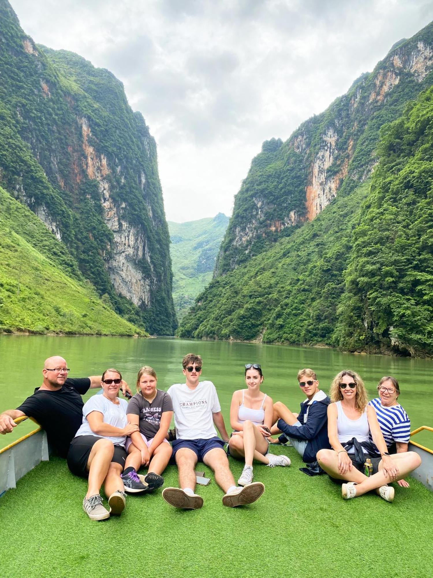 Lazy Cat Homestay - Motorbikes Rental & Tours Ha Giang Buitenkant foto